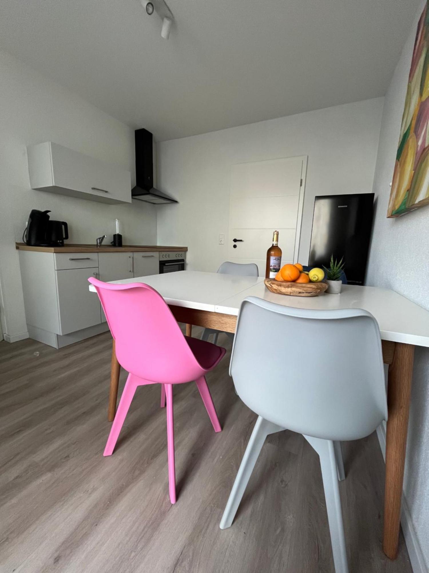 Black Forest City Apartment Mit Kostenlosem Parkplatz Friburgo in Brisgovia Esterno foto