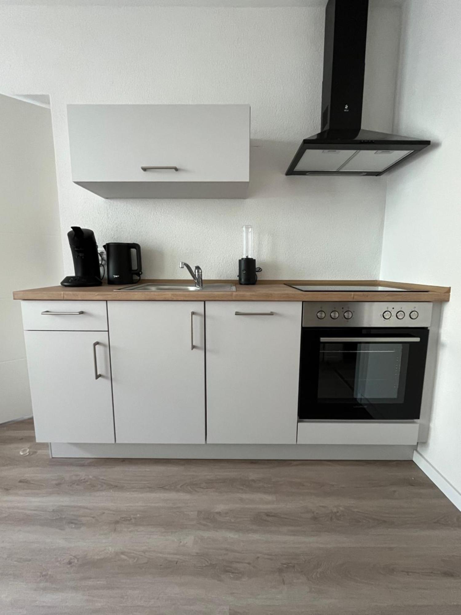 Black Forest City Apartment Mit Kostenlosem Parkplatz Friburgo in Brisgovia Esterno foto
